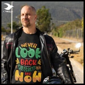 T-SHIRT NEVER LOOK BACK